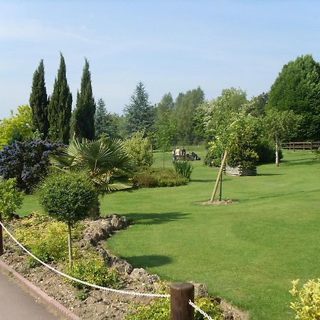 Hotel Abbaye Du Golf De Lesigny Dış mekan fotoğraf