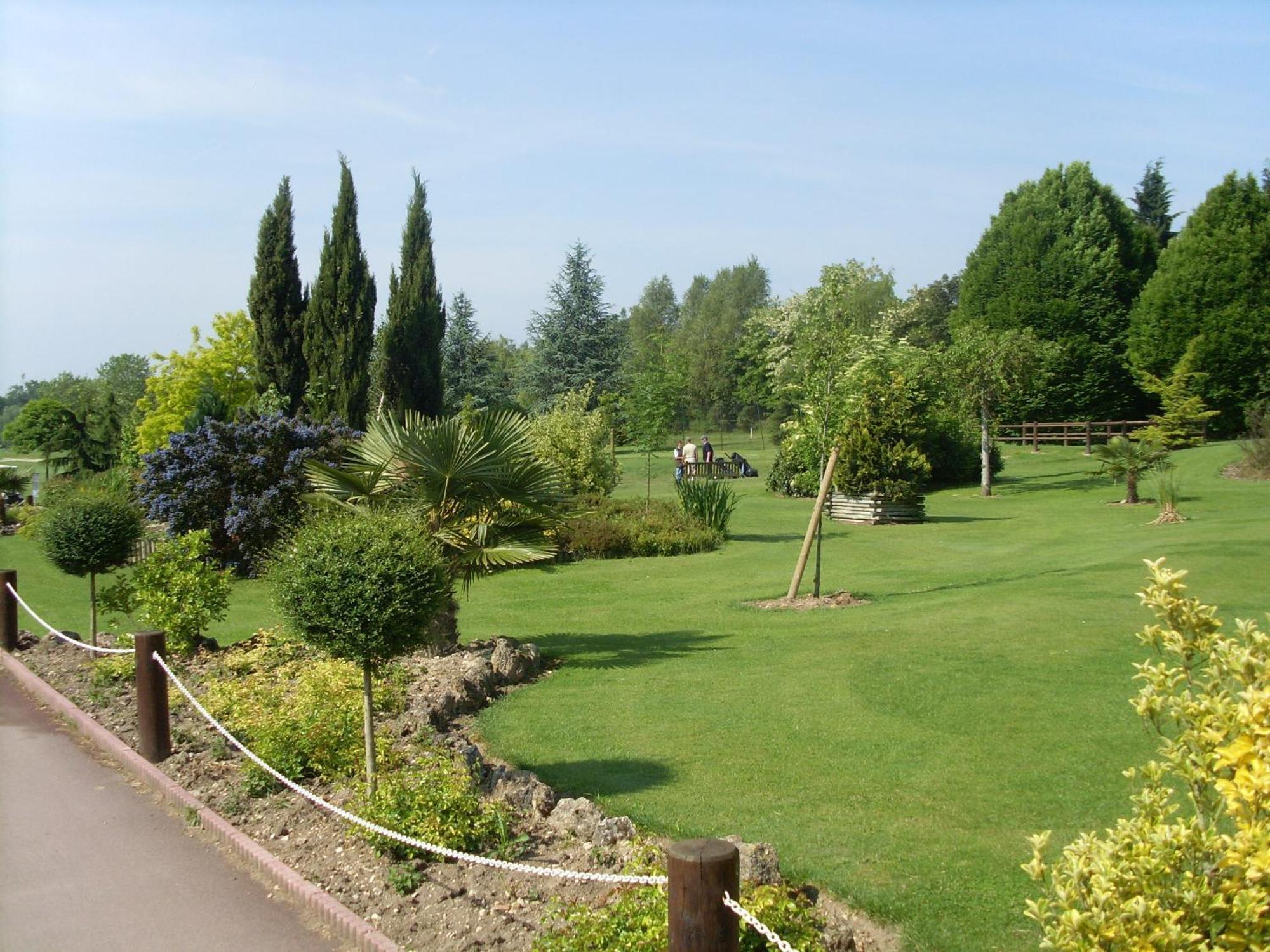 Hotel Abbaye Du Golf De Lesigny Dış mekan fotoğraf