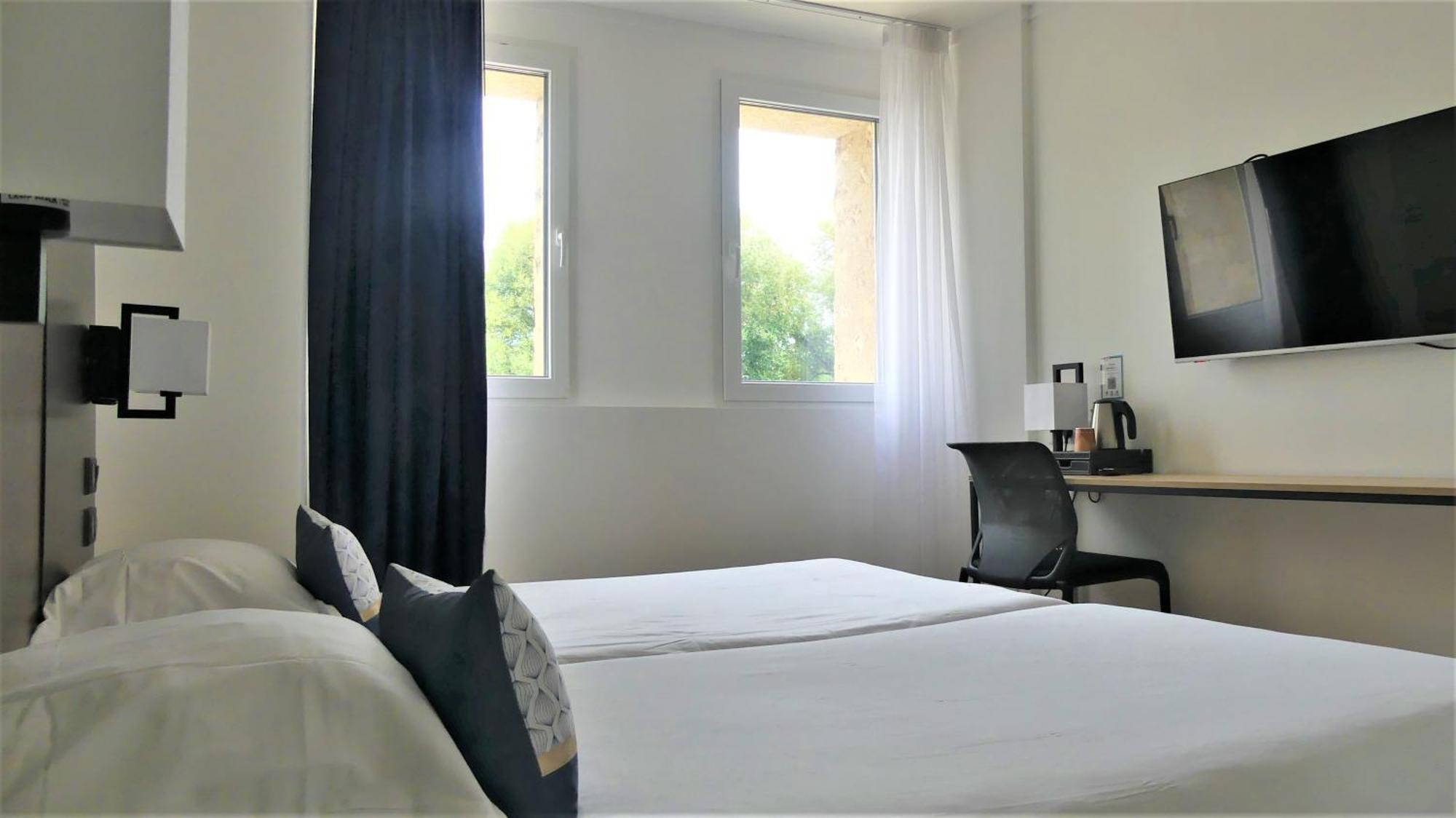 Hotel Abbaye Du Golf De Lesigny Dış mekan fotoğraf