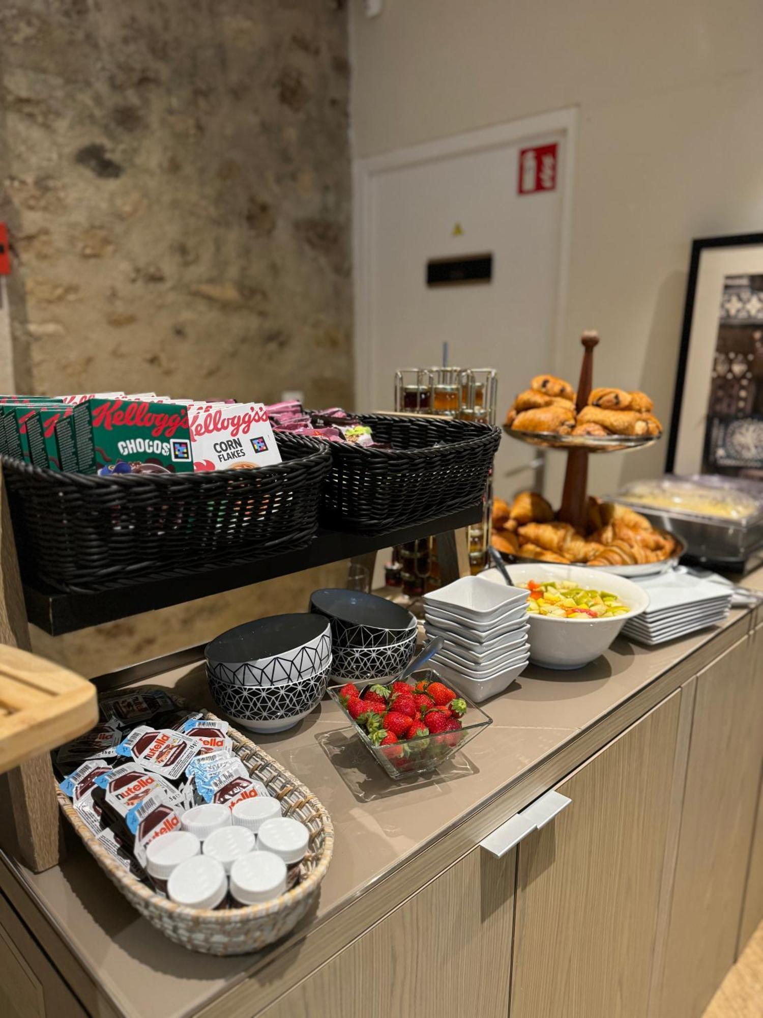 Hotel Abbaye Du Golf De Lesigny Dış mekan fotoğraf