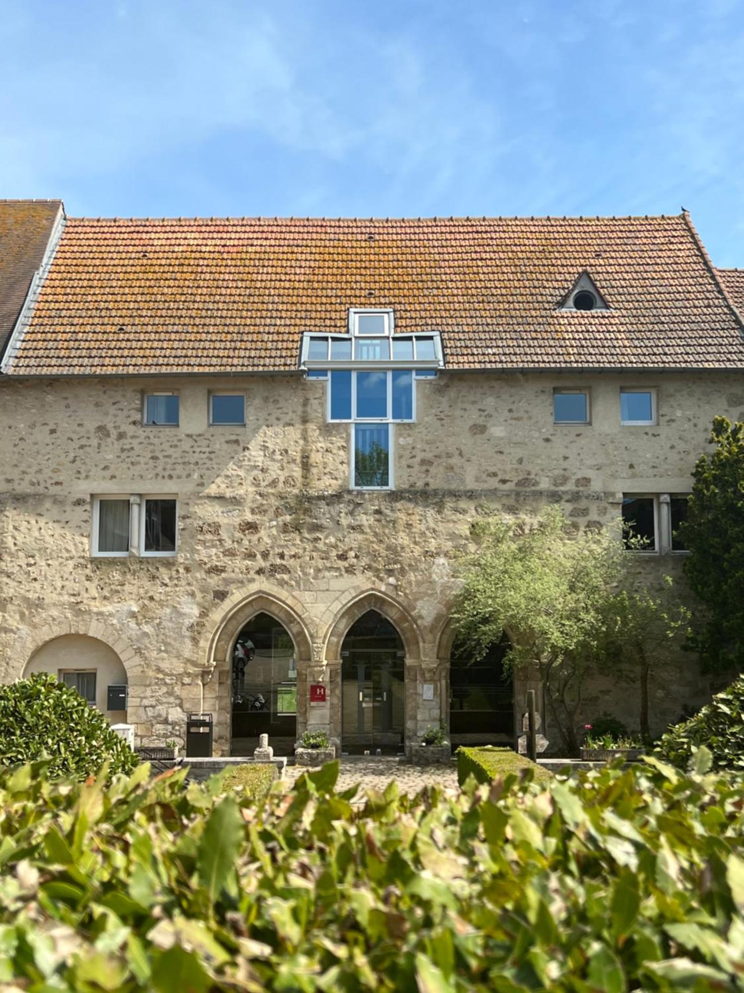 Hotel Abbaye Du Golf De Lesigny Dış mekan fotoğraf